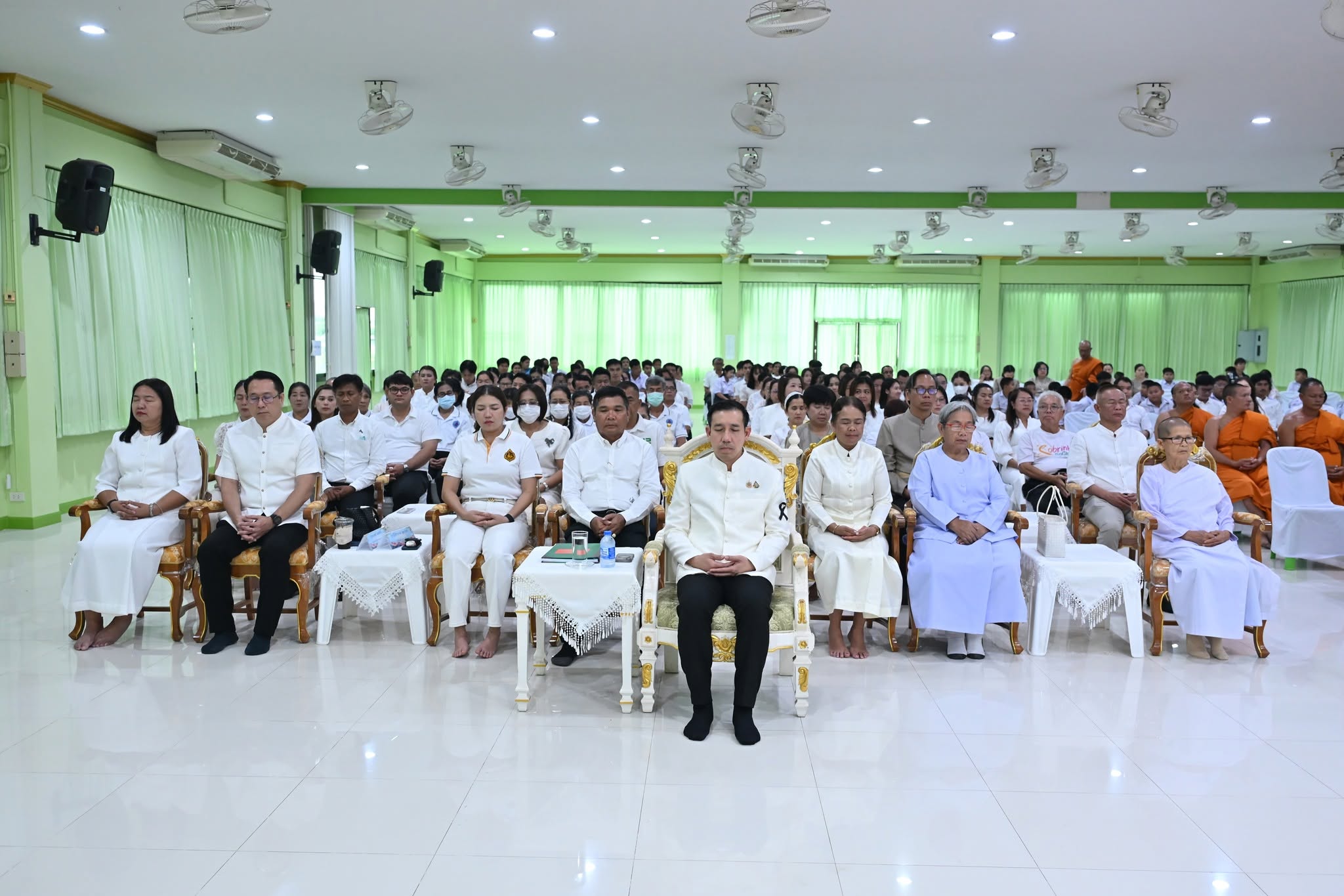 title - ส.ป.ก.นครปฐม เข้าร่วมพิธีเจริญพระพุทธมนต์ เจริญจิตตภาวนา เพื่อถวายเป็นพระราชกุศล เนื่องในวันคล้ายวันพระราชสมภพ สมเด็จพระนางเจ้าสิริกิติ์ พระบรมราชินีนาถ พระบรมราชชนนีพันปีหลวง “รวมพลังสร้างสัปปายะสู่วัดด้วยวิถี 5 ส” ตามโครงการวัด ประชา รัฐ สร้างสุข